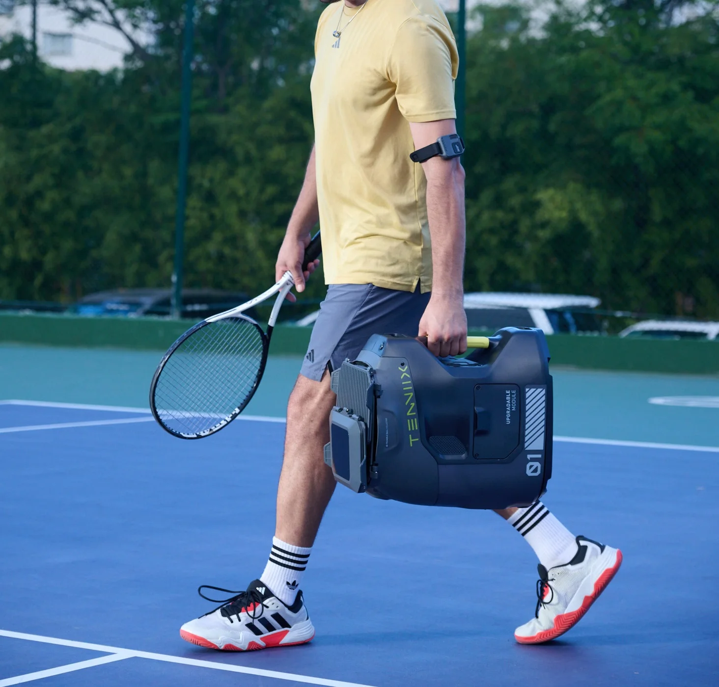 Фото Портативная теннисная машина для подачи мячей Tenniix с голосовым управлением и функцией тренировки. №4