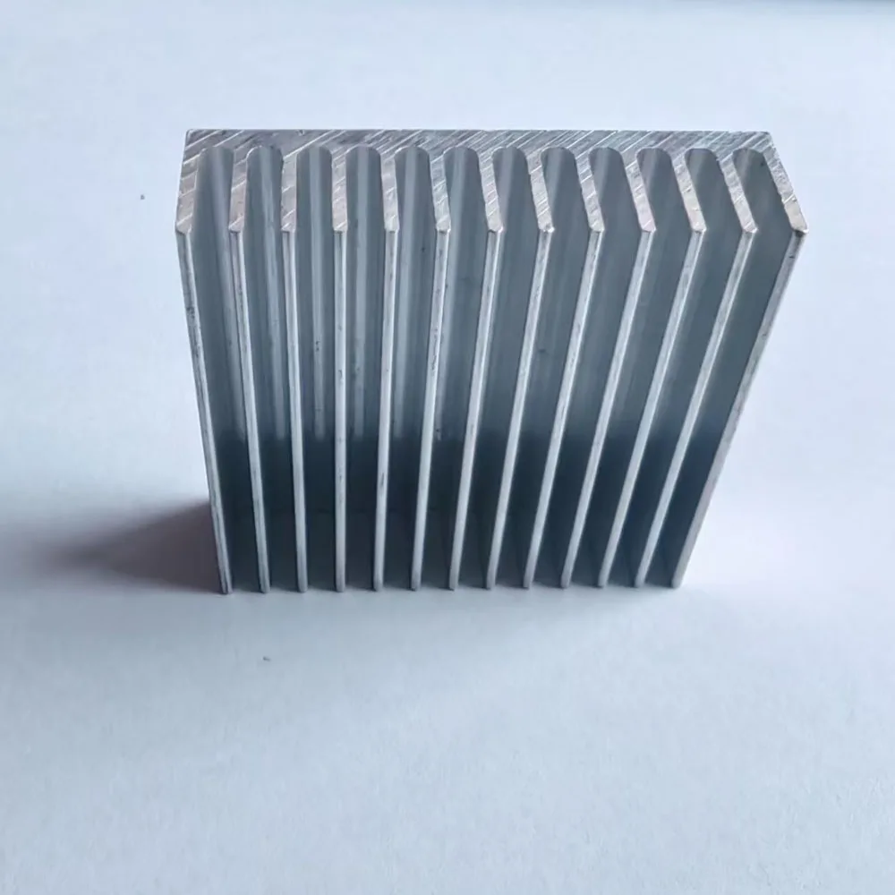 Алюминиевый радиатор 40x40x11 мм с термопрокладкой для света своими руками