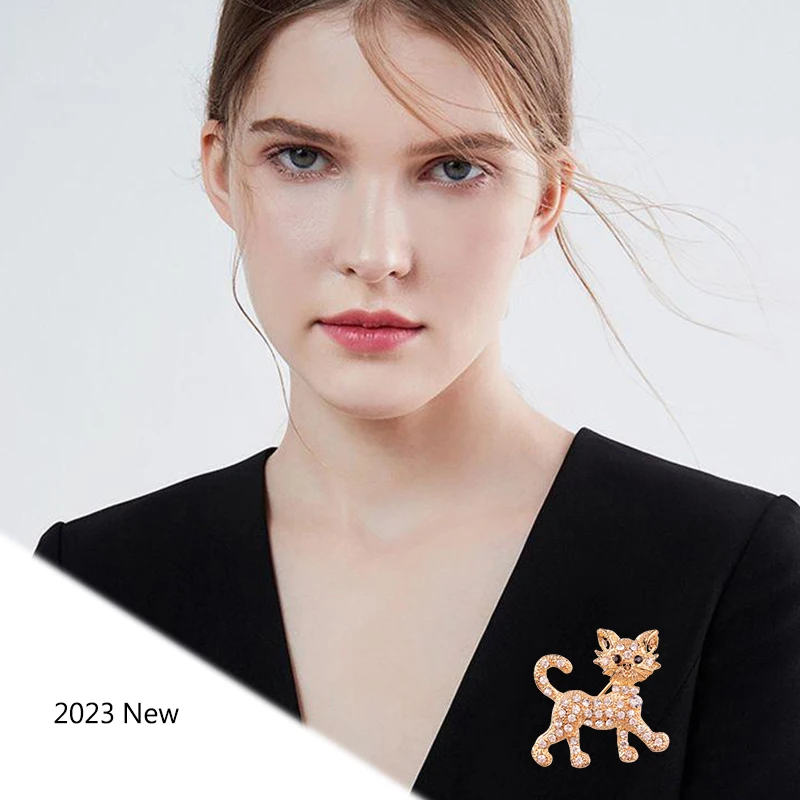 

Teddy Cute Cat Brooch Pin Crystal Alloy Cat Brooch Sparkling Lucky Cat Brooch for Woman Girl Teens Lapel Pin Badges Accessory