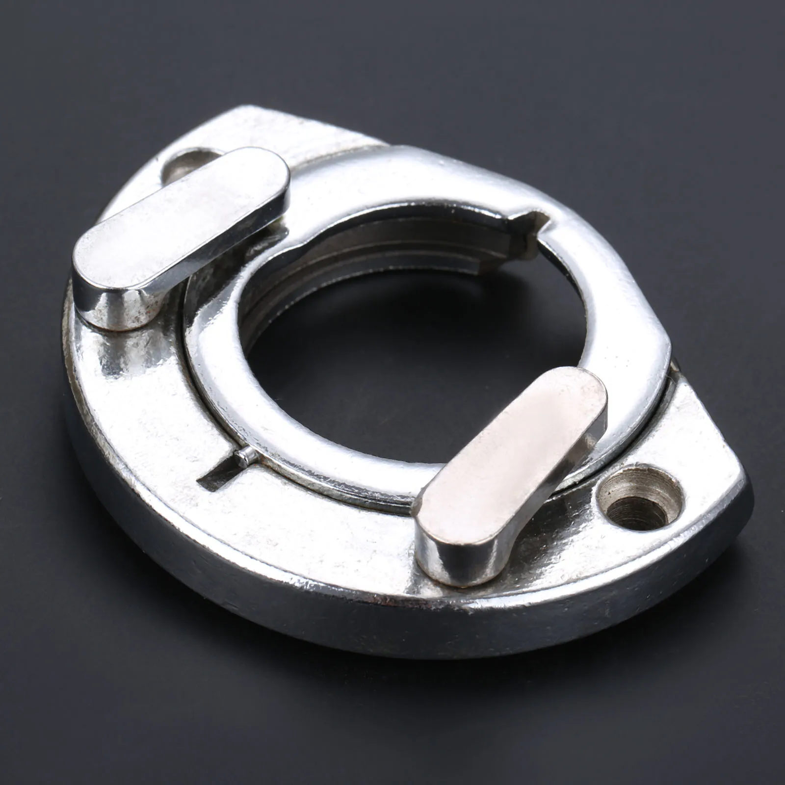 1 шт. швейная машинка в виде бабочки 76 х60 мм |