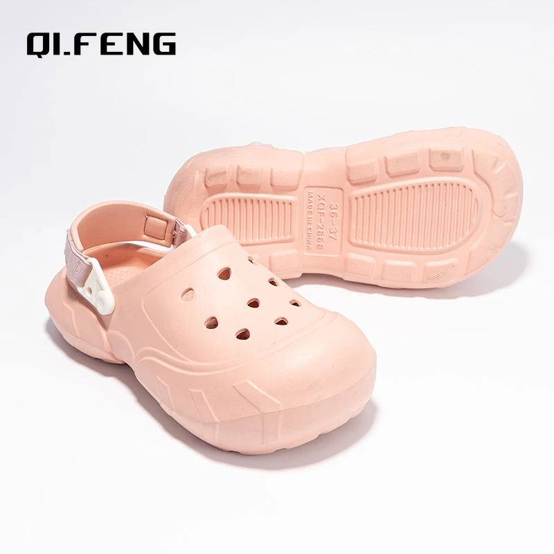 Сандалии с перфорацией для мужчин и женщин модные шлепанцы дома Легкая удобная