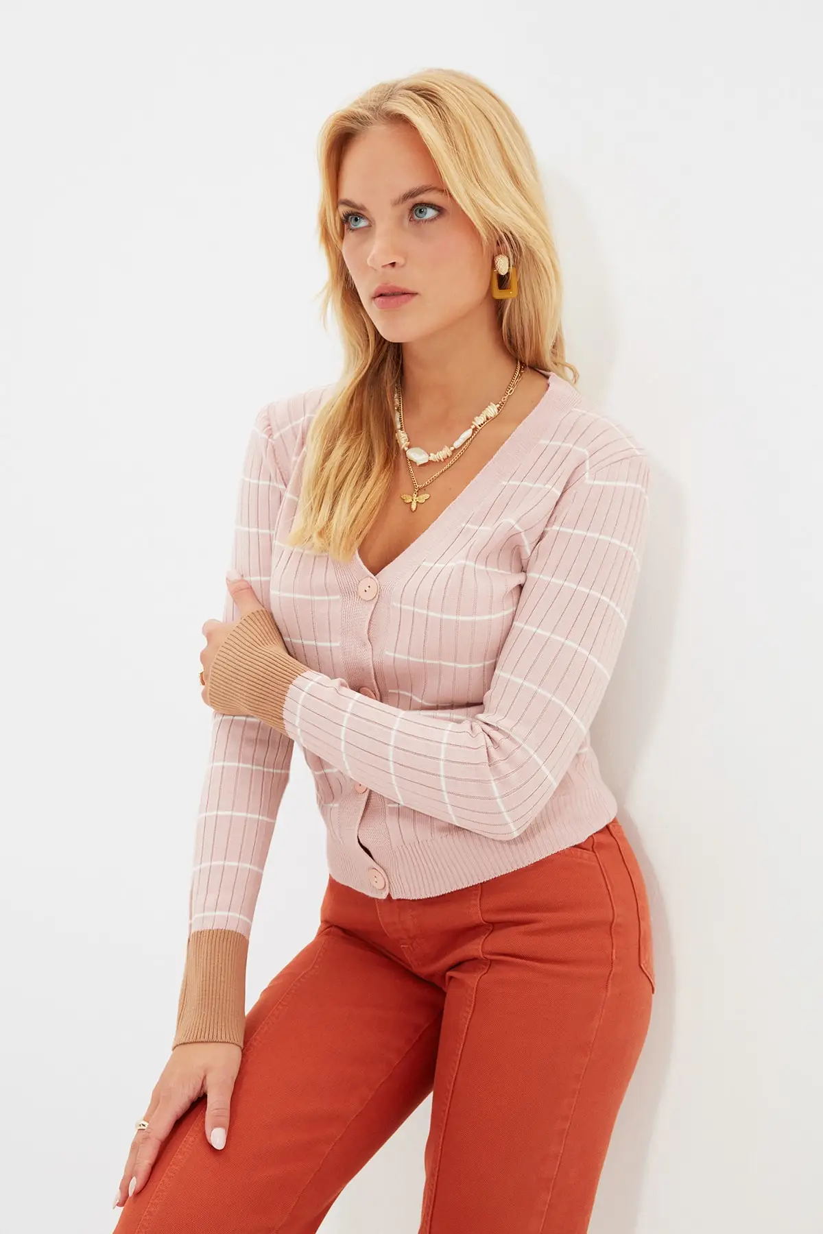 

Trendyol Button Detail Knitwear Cardigan TWOAW22HI0828