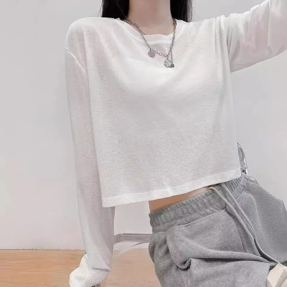 Укороченная футболка из белого ледяного шелка свободного покроя с защитой от