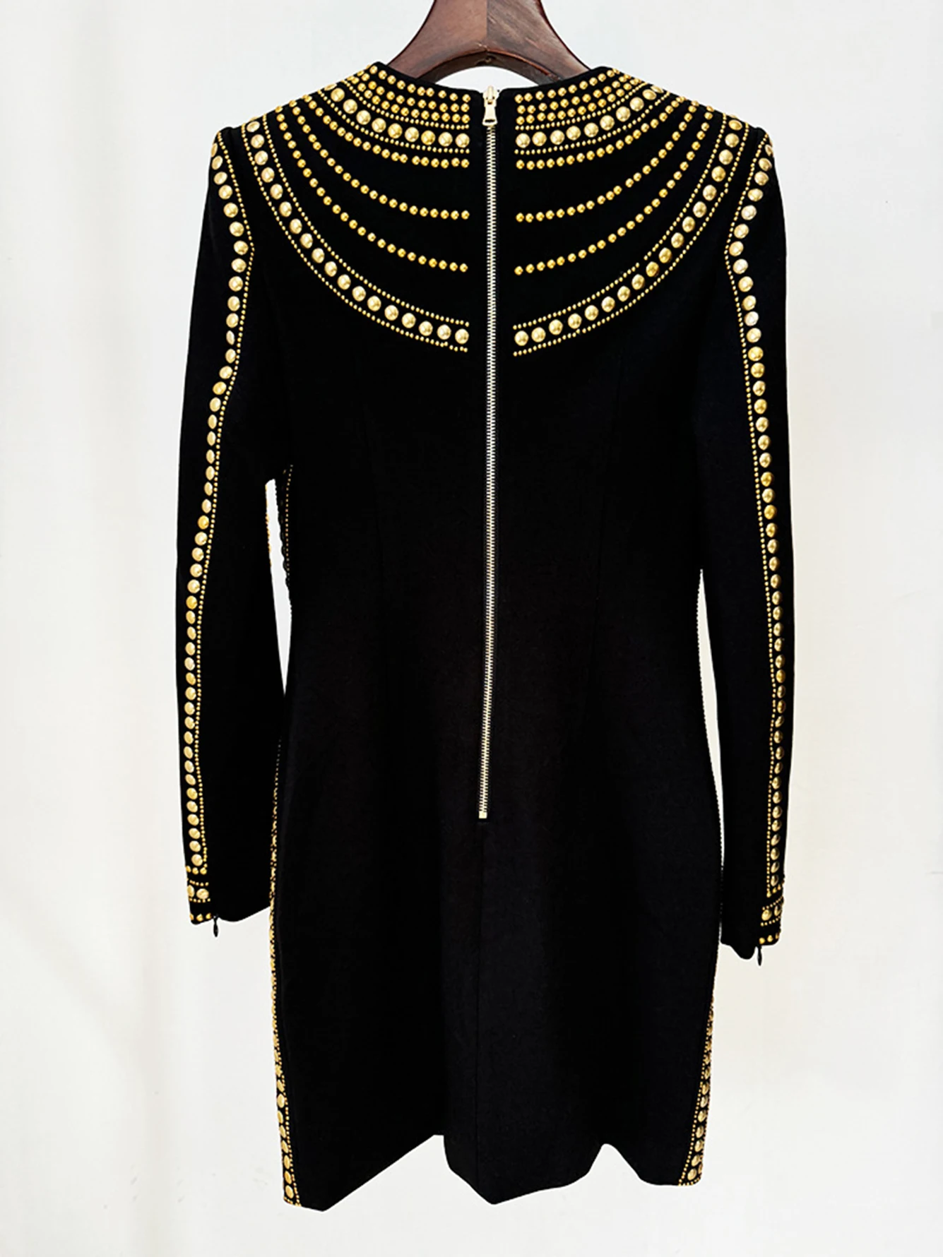 Высокое качество 2024 осенне-зимнее новое женское модное черное мини-платье