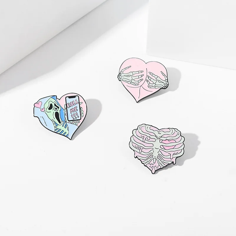 Женская эмалированная брошь в виде розового цветка