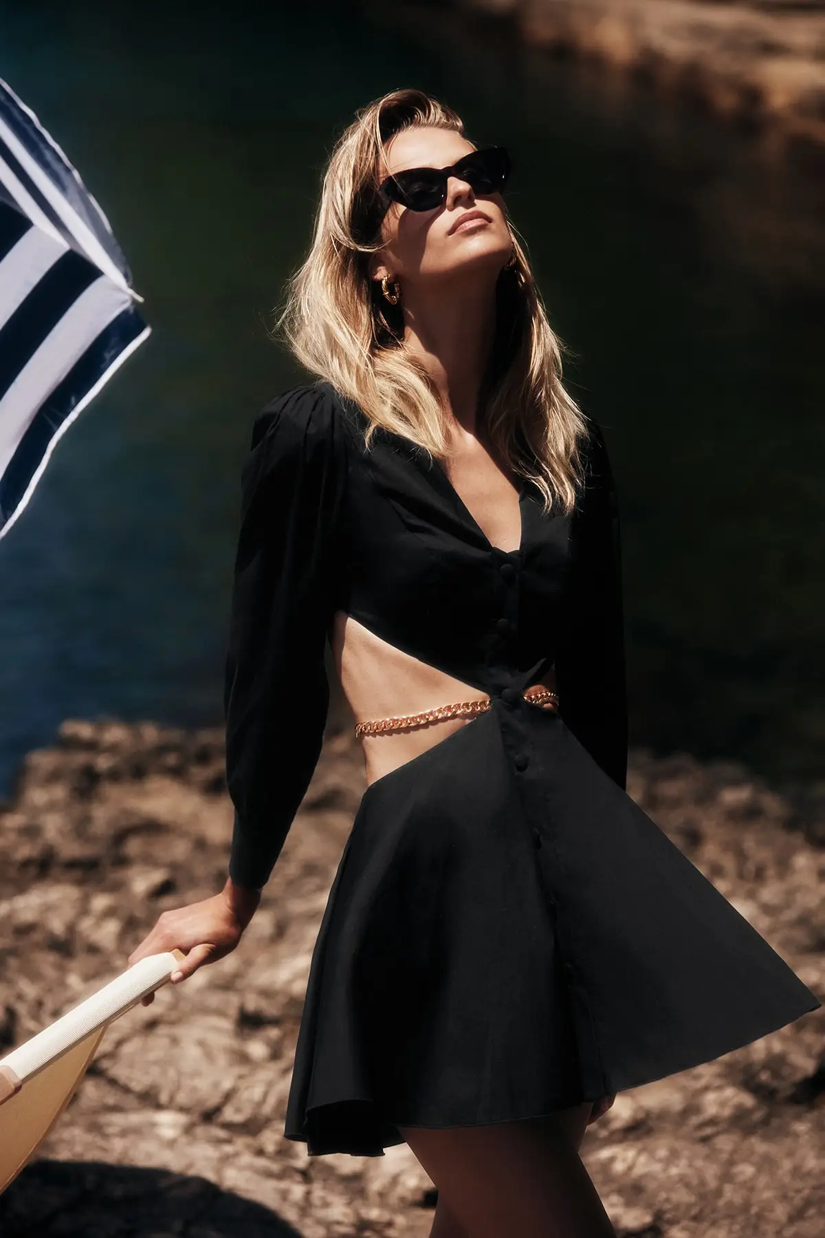 

Trendyol MOEVA X Trendyolmilla Cut Out Chain Detail Beach Dress TBESS21EL4398