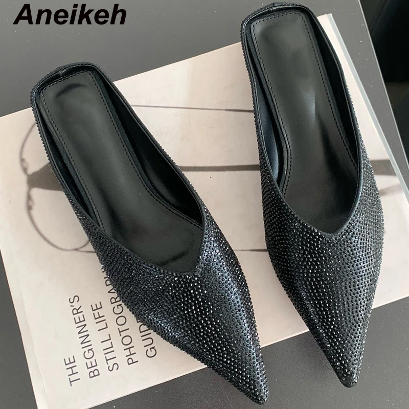 

Новые Сексуальные туфли Aneikeh из искусственной кожи на низком каблуке с кристаллами, женские нескользящие туфли с острым носком, черные, золотые, серебряные туфли, весна-осень 2023