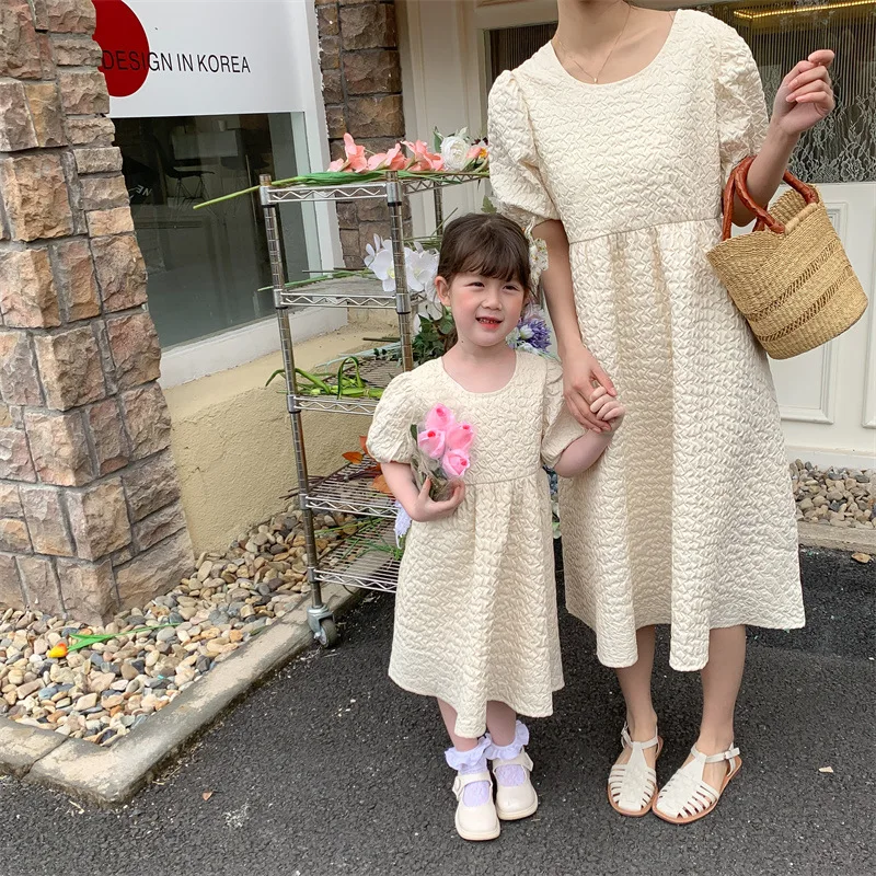 

2022 Mother Daughter Matching Dressess Summer Baby Girls Beige Summer Dresses For Woman 2022 Clothing One Piece Princess Frock