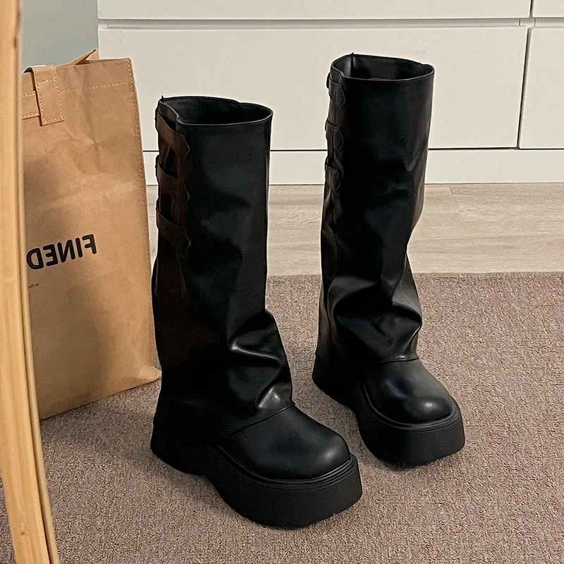 Женские высокие сапоги на платформе