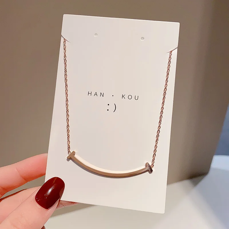 

Han edition smile necklace female temperament of clavicle chain web celebrity with the titanium steel necklace niche design feel