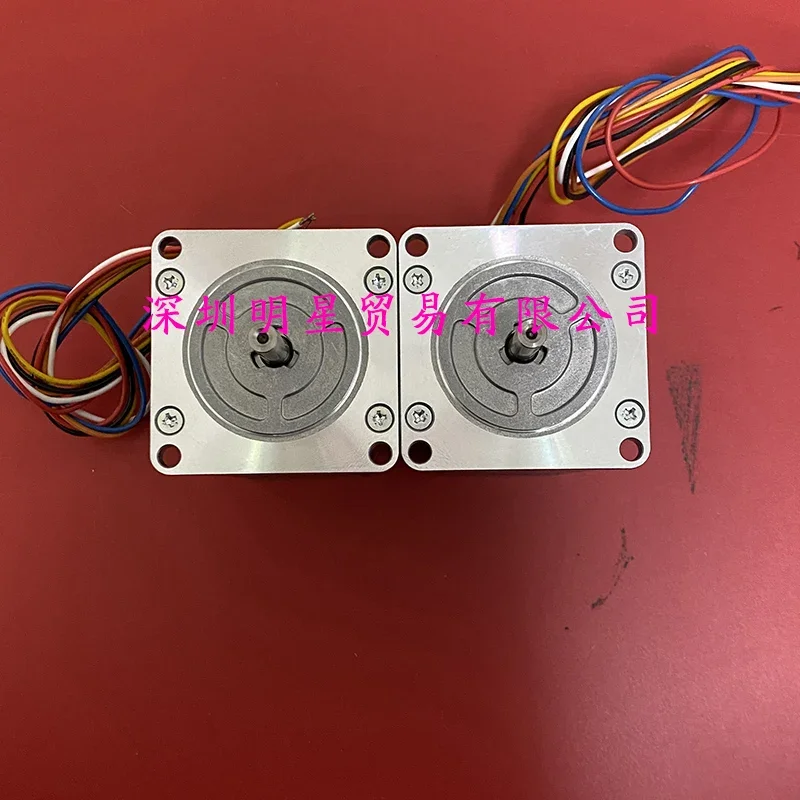 103H7126-0740 оригинальный шаговый двигатель SANYO