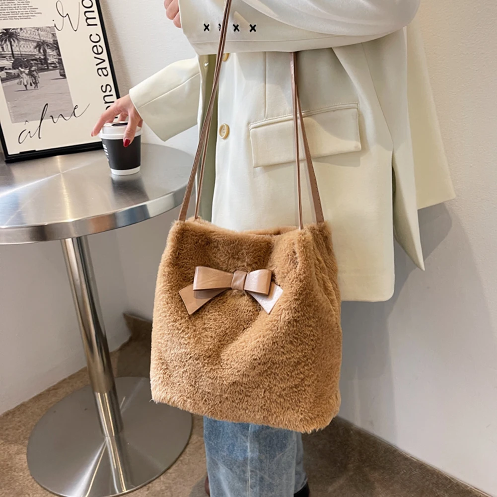 

Cute Plush Shoulder Bag with PU Bow Ladies Designer Handbag Fashion Winter Warm Soft Shoulder Bags Travel Shopping Date Totes