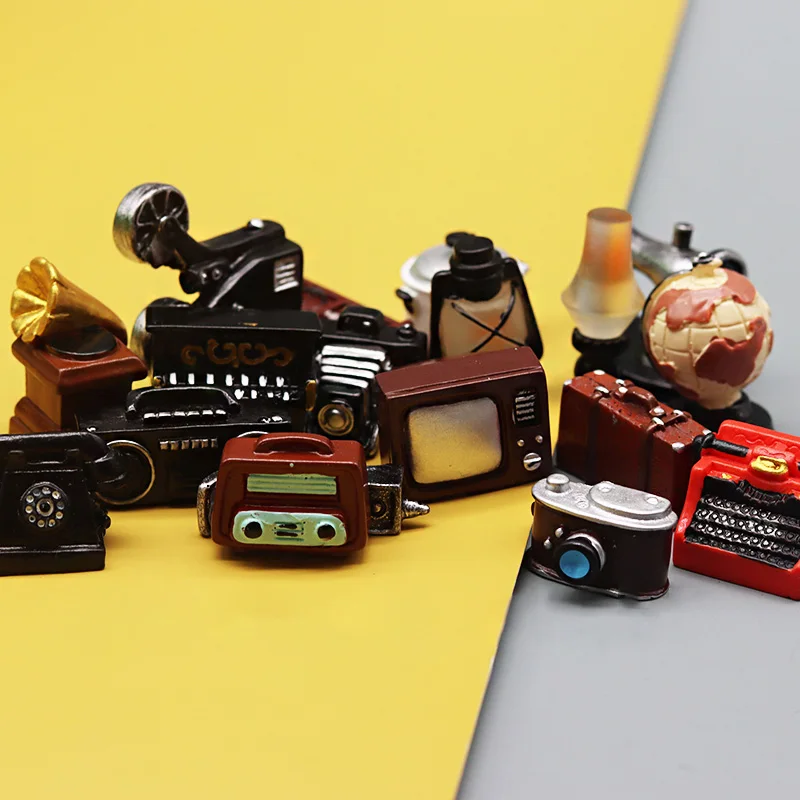 Retro Appliances Model Miniature Camera Gramophone TV Radio Fan Wall Clock DIY Doll House Decor, Terrarium Landscape Figurines