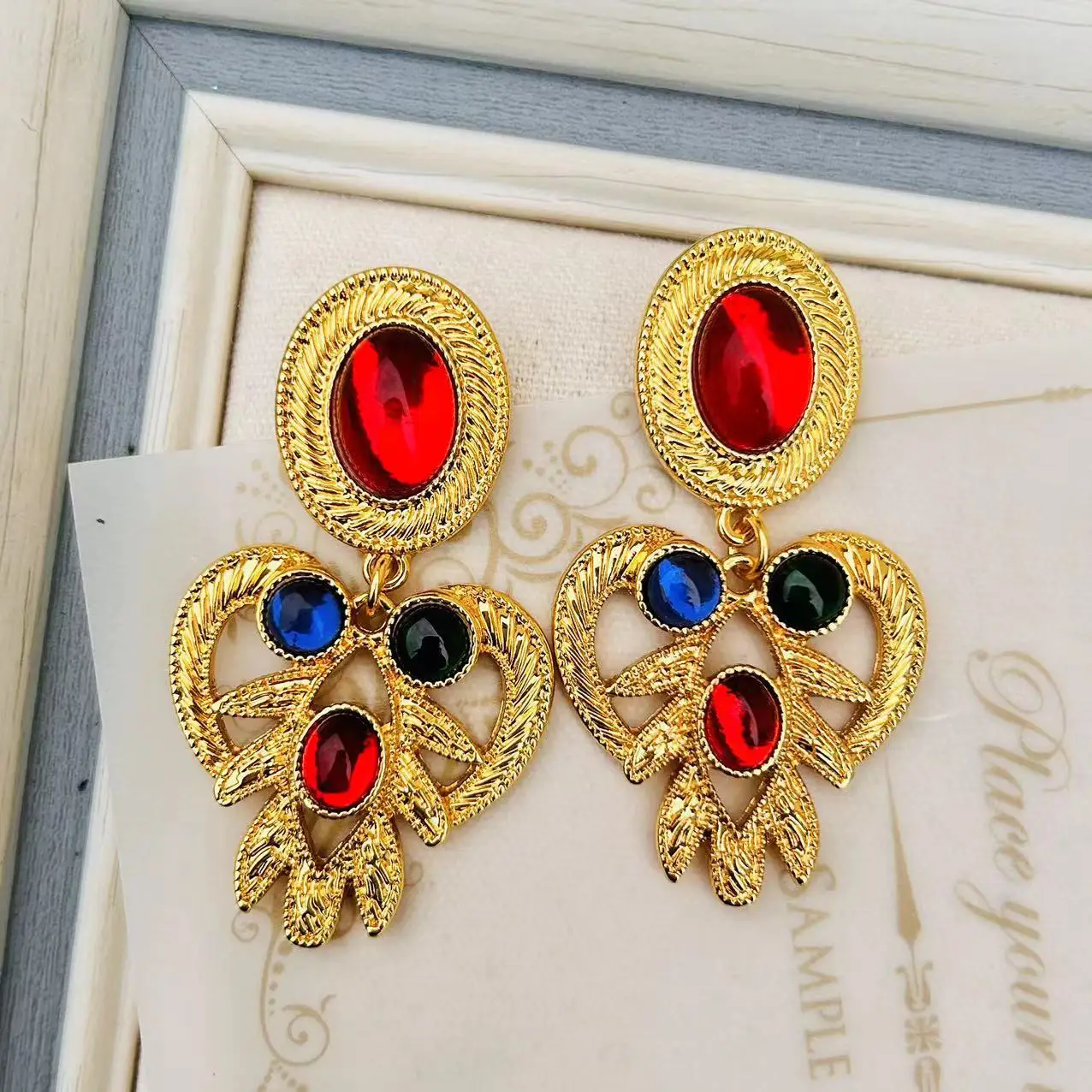 

Серьги в европейском и американском стиле цветные серьги в стиле ретро