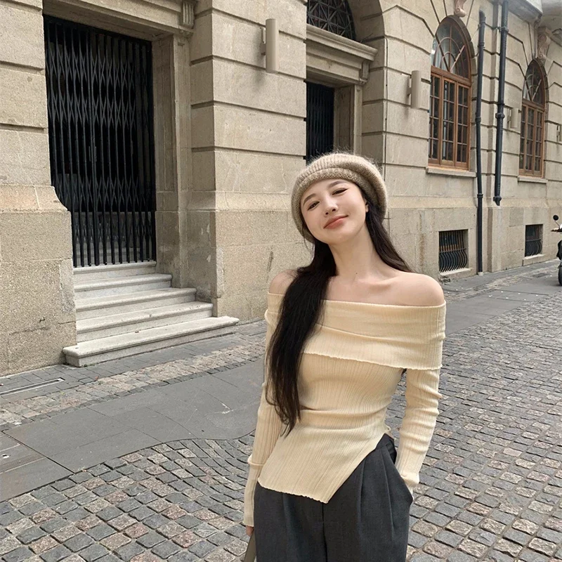 Пуловер женский трикотажный с открытыми плечами свитер длинными рукавами в