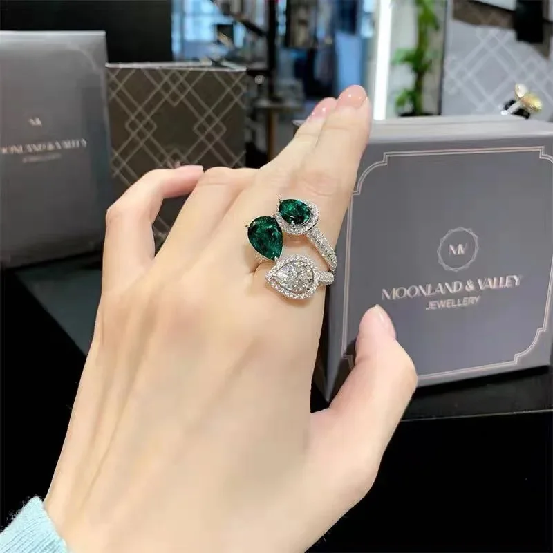 

Brilliant and Luxurious Insets Emerald Peacock Green Diamond Ring with Adjustable Opening for Women, Light Luxury and Cool Style
