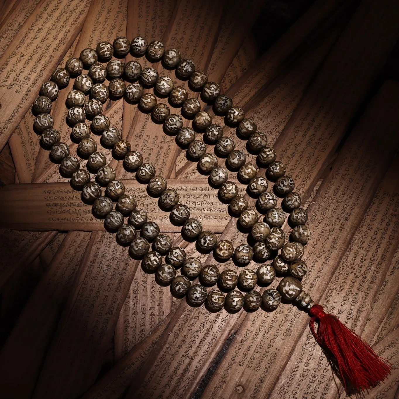 

16" Tibetan Temple Collection Old Tridacina hand carved Proverbs of the Six Sons Buddha beads necklace Rosary Amulet Town house