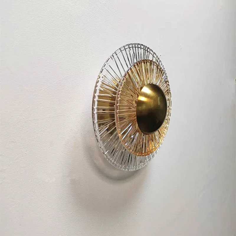 Стеклянный круглый настенный светильник IWP