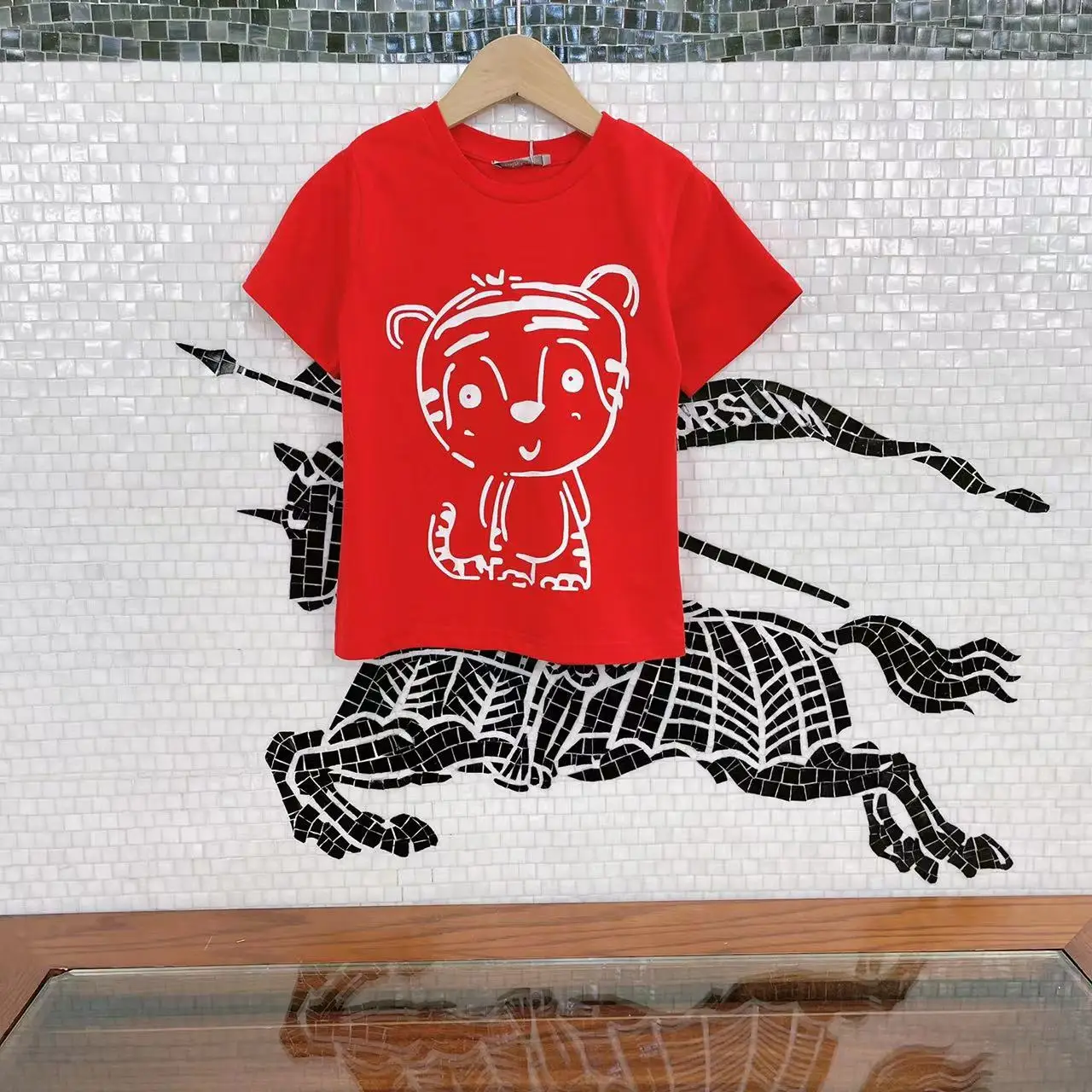

High-end children's clothing boys and girls t-shirt children's red shirt year of the tiger cotton 2022 baby girl half sleeve sho