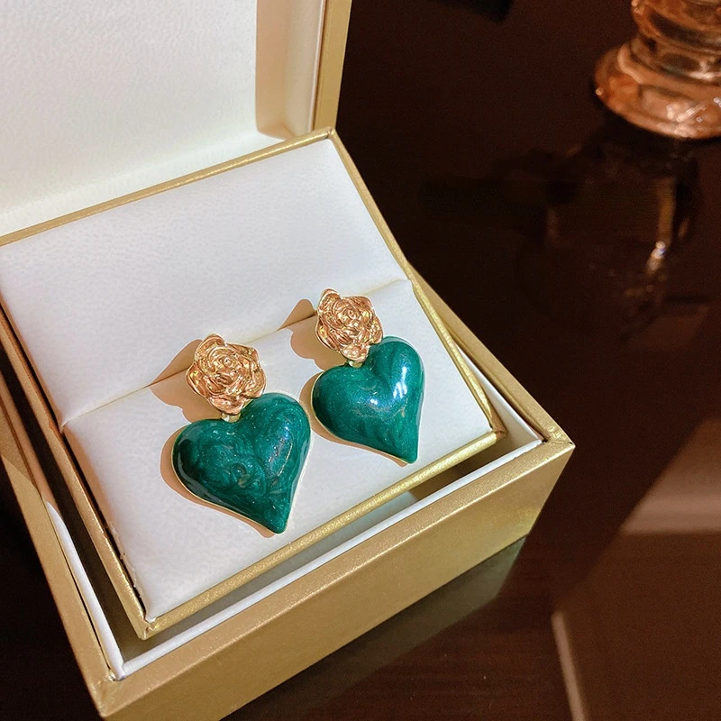 

NEW Women’s Green Heart Silver Color Earrings for Women Ins Fashion Elegant Enamel Jewelry Statement Earring Gift