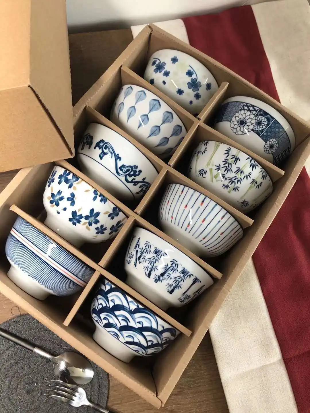 

Japanese high temperature ceramic tableware underglaze color 10 bowl set, [17 pattern random accessories]