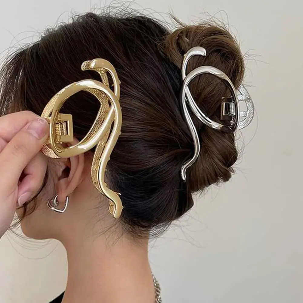 

Elegant Claw Clip Golden Plated Non-slip Temperament Hair Accessories Alloy Hollow Out Women Head Back Hair Clamp for Daily Life
