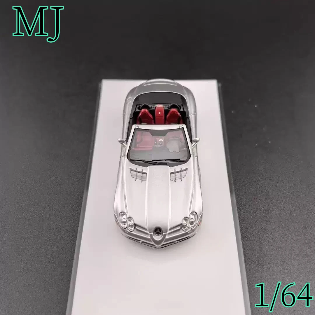 Фото Реплика спортивного автомобиля MJ1/64 из смолы, двухдверный кабриолет, масштаб 1:64 - коллекционная модель - статуэтка для взрослых - подарок для мальчика №4