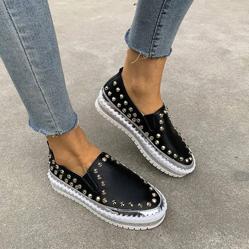 

2023Women Flats Shoes Casual Studded Luxury Brand Rivet Loafers Unisex Slip on Big Size 41 42 43 Spikes