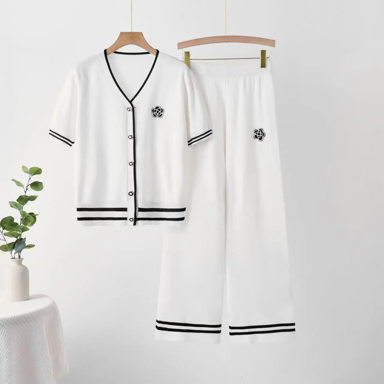 Женский трикотаж с коротким рукавом и бисером футболки Conjunto корейский цветочный