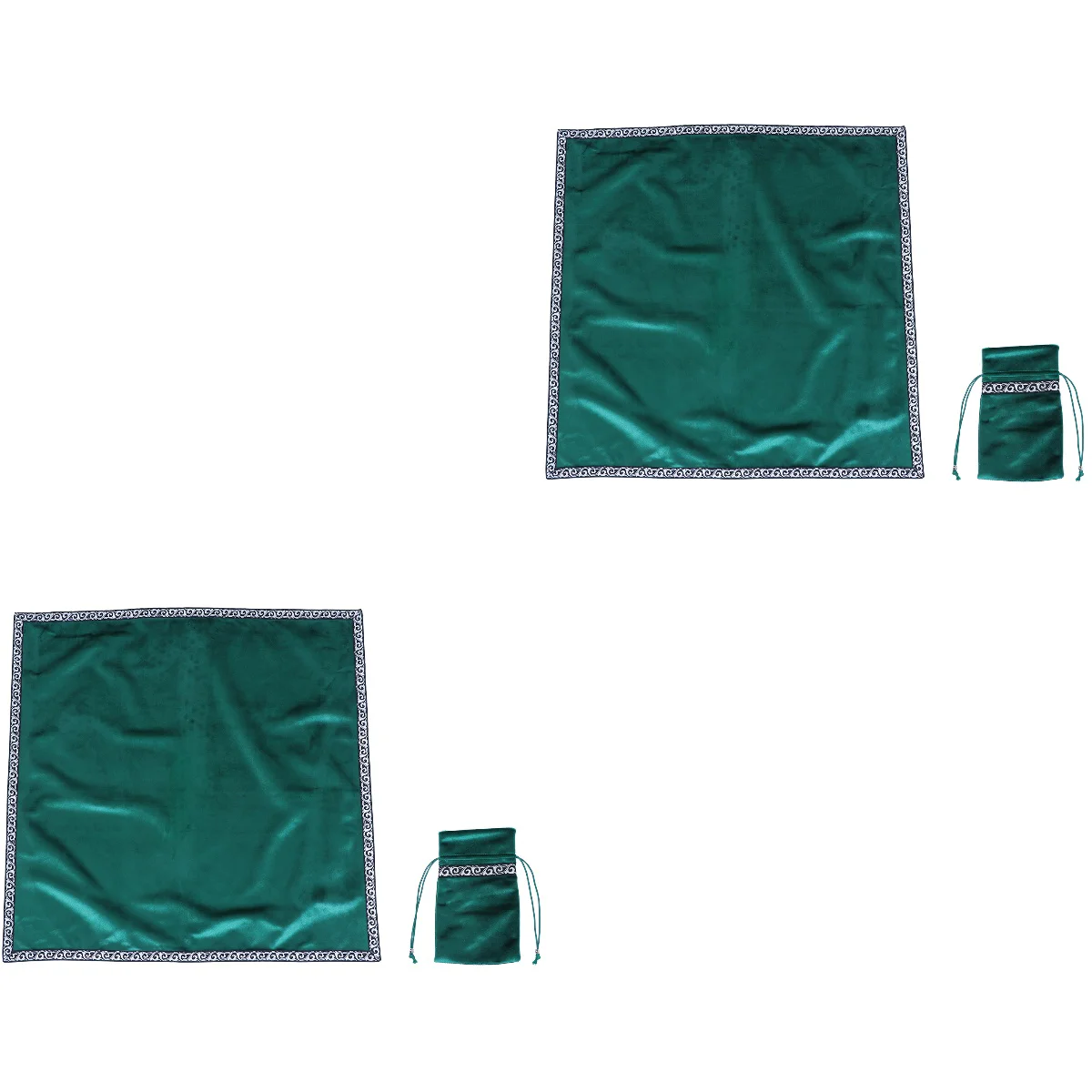 

2 набора скатертей для гадания, скатерти для алтаря, сумка для карт