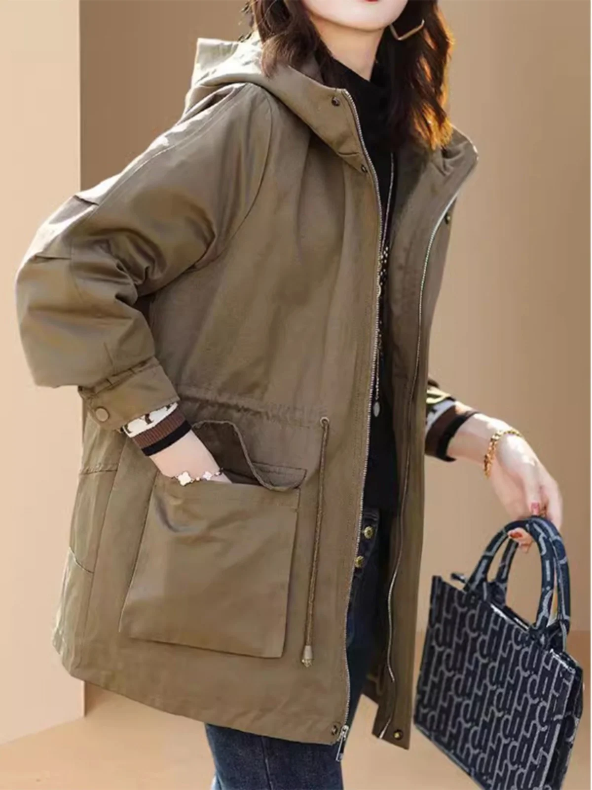 Зимняя женская верхняя одежда средней длины утолщенная парка на флисовой