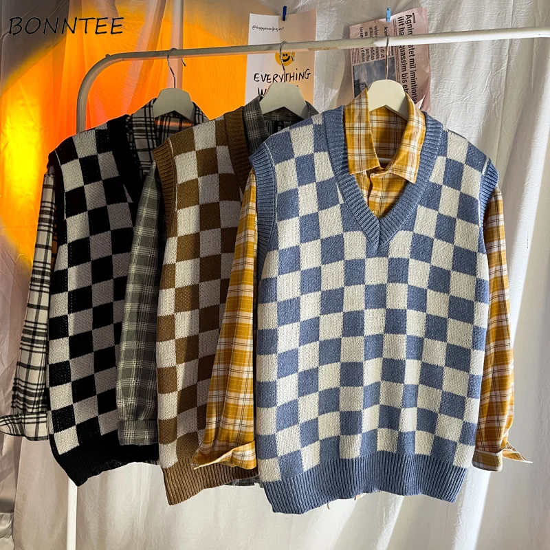 

Checkerboard Sweater Vest Men V-neck Loose Plaid Fashion Vintage All-match Knitting Jumpers Students Harajuku Korean Preppy Chic
