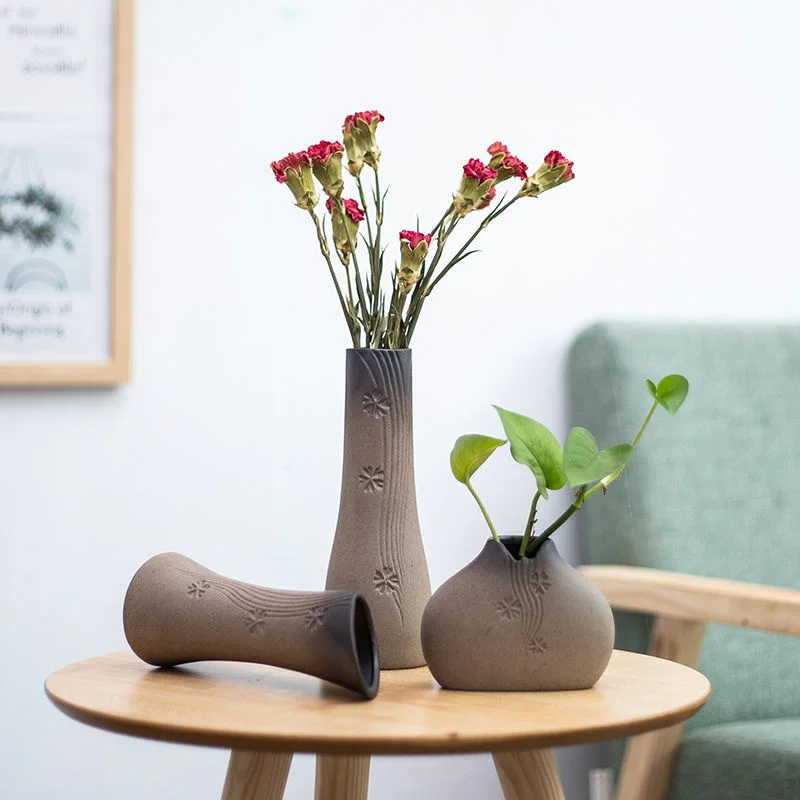 

Керамическая ваза ручной работы для сухих цветов