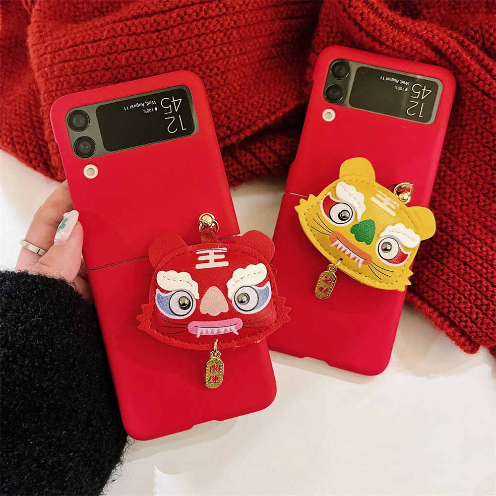 

Fundas for Samsung Galaxy Z Flip 3 5G Phone Case with Cute Leather Tiger Pendant Back Cover For Galaxy ZFlip3 Matte Hard PC Capa