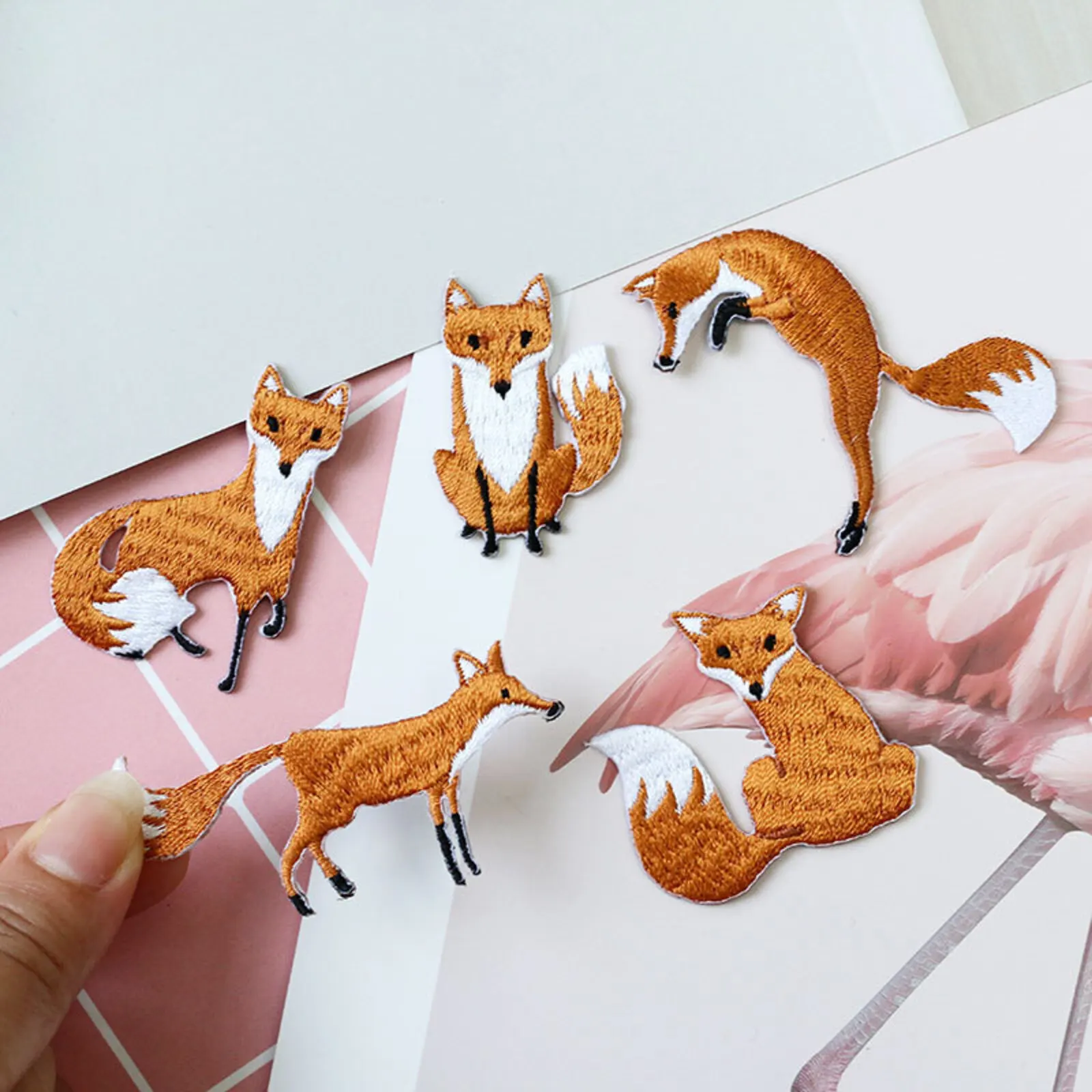 

Patches on Clothes Iron on Accessories Clothing Thermoadhesive Fusible Patch Applique Embroidered Fox Anime Dress Heat-Adhesive