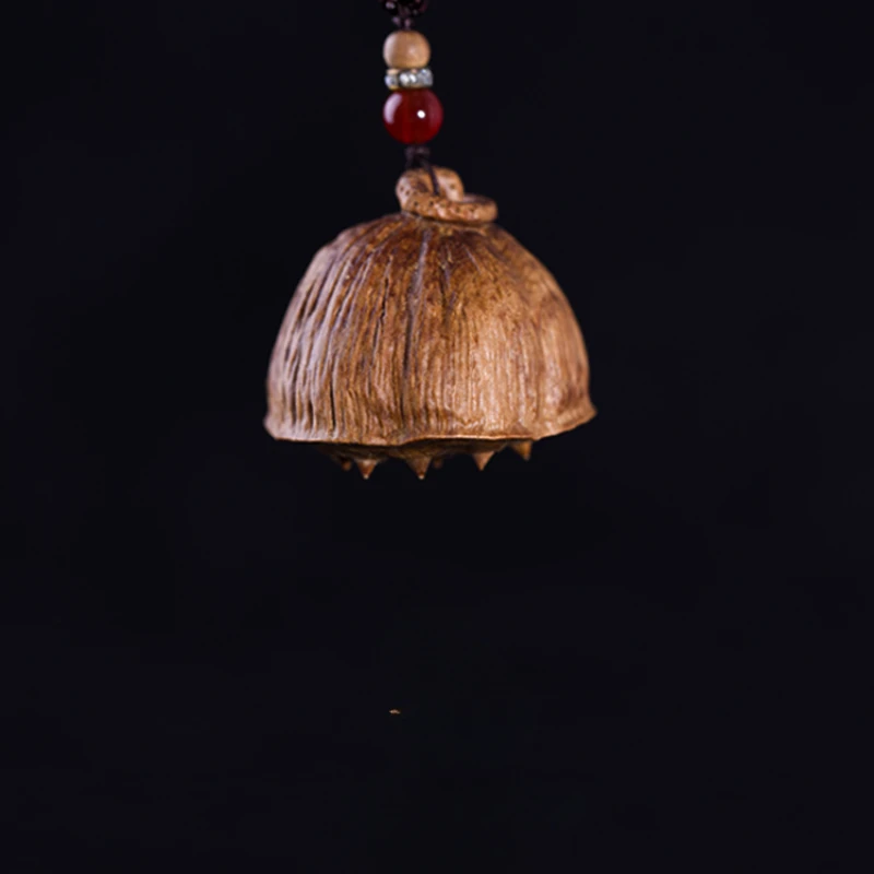 

Lotus wood carving handicrafts, handlebars, bags, hanging items, car hanging stationery, toys, gifts, lotus pomelo sculpture