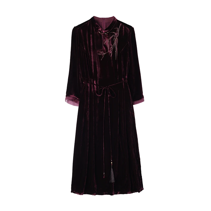 Рисунок 5 - Женское бархатное платье с винтажным принтом