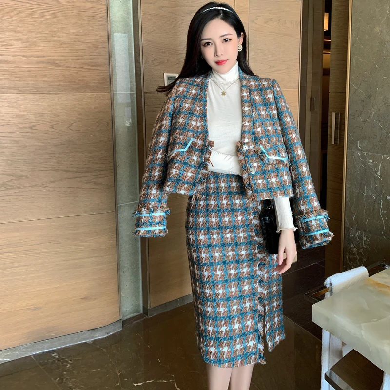 

2022 New Winter Women Sweet Elegant Tweed Two Peice Set Ladies Long Sleeve Plaid Short Jacket Coat+Sexy Split Tassel Skirts Suit