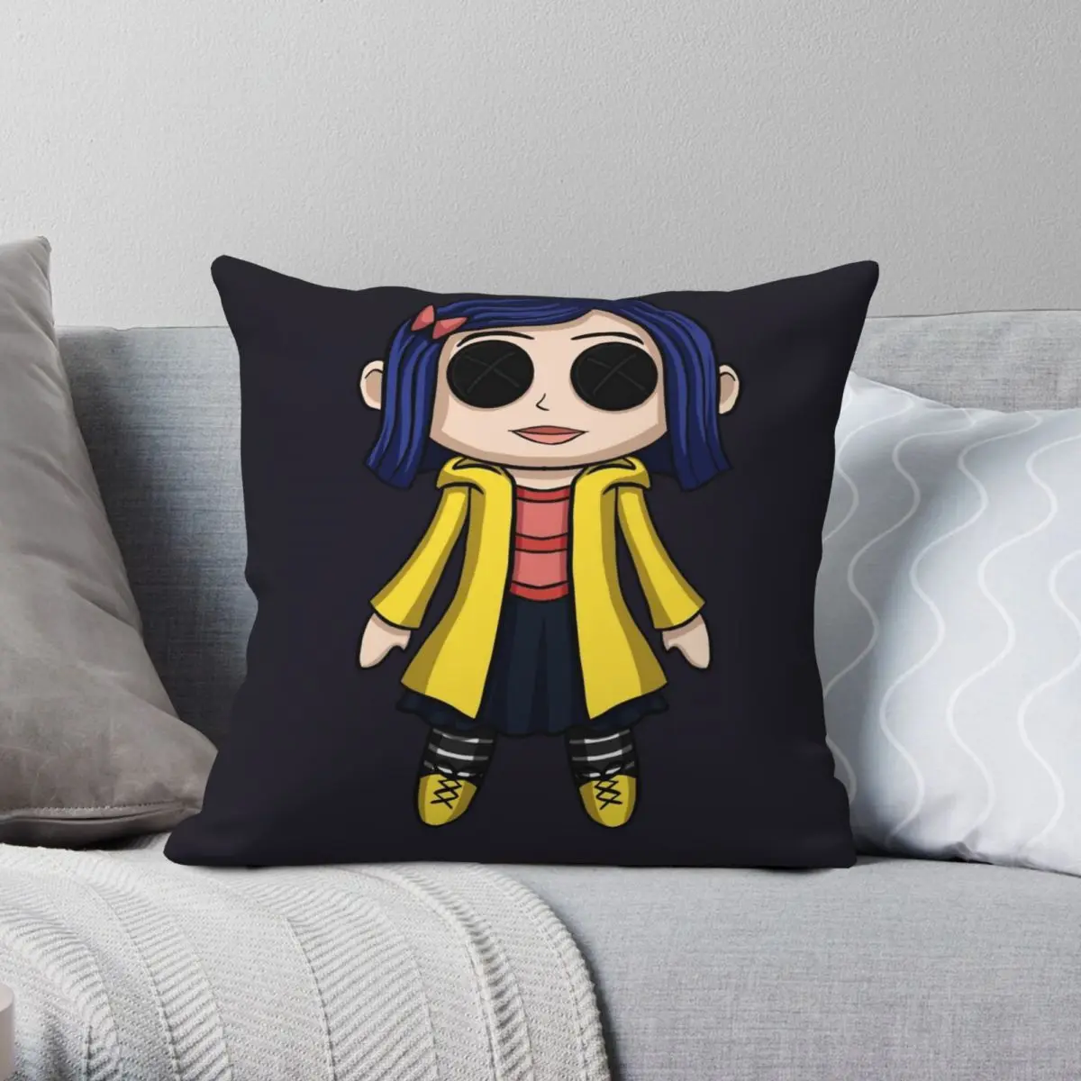 

Квадратный чехол для подушки Coraline Doll Chibi, чехол из полиэстера и льна с бархатным узором, декоративный чехол для подушки на молнии, чехол для д...