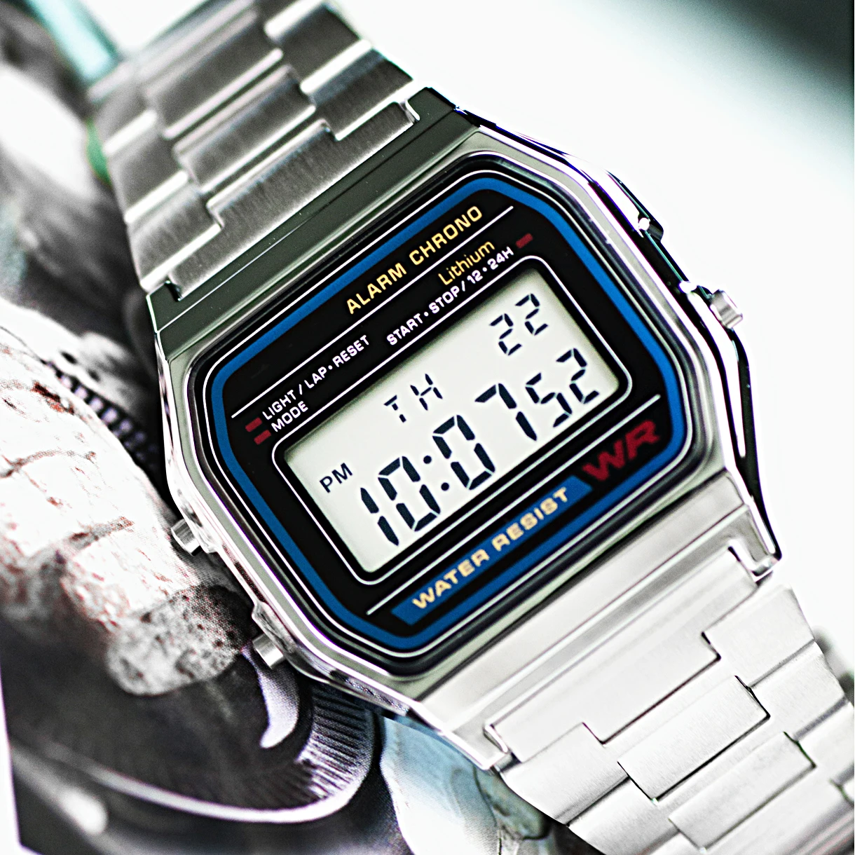 Luxury F91W Steel Band Watch Retro LED Digital Sports Military Watch Electronic Wrist Band Clock Ladies Men Couples enlarge