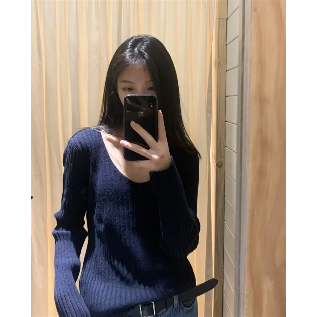 BM Темно-синий вязаный топ с v-образным вырезом в полоску и длинными рукавами