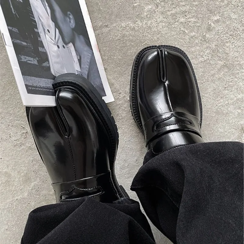 Модная повседневная кожаная обувь с раздельным носком для мужчин и женщин