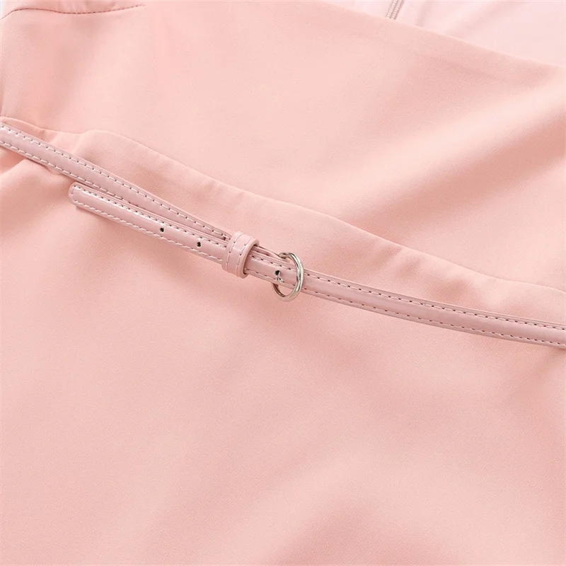 Новинка 2024 женское розовое платье-миди KEYANKETIAN с низким вырезом поясом и разрезом