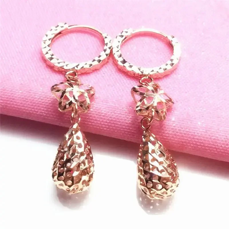 Женские серьги-капельки со звездами в классическом стереоскопическом стиле