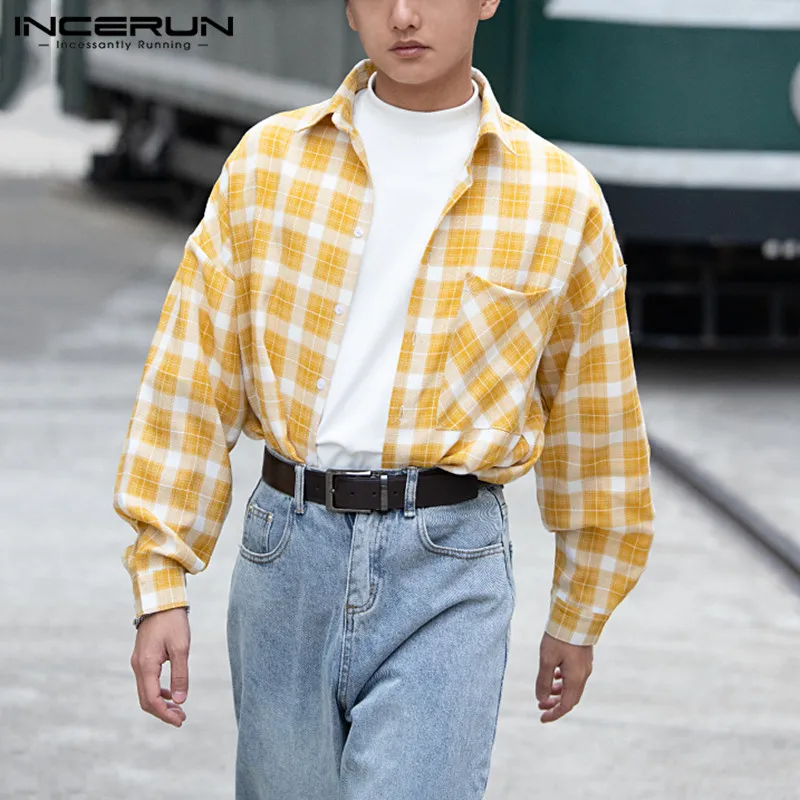 

Рубашка мужская клетчатая с отложным воротником и длинными рукавами, уличная одежда, свободная блузка с карманами, на пуговицах, в Корейско...