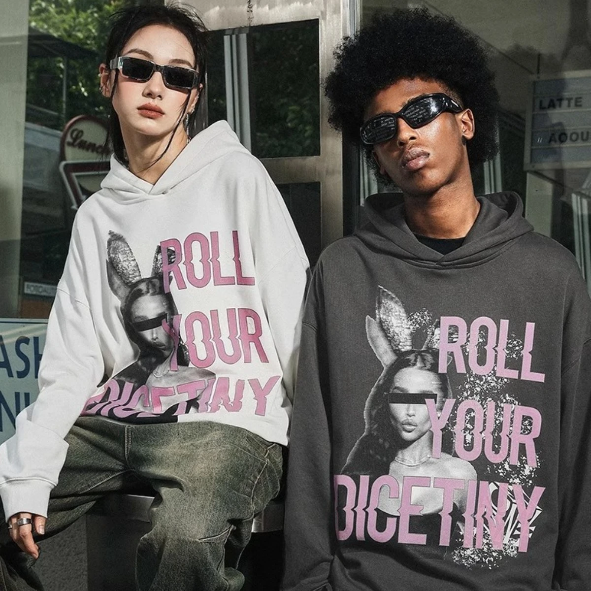 Рисунок 4 - Женская толстовка с капюшоном и принтом