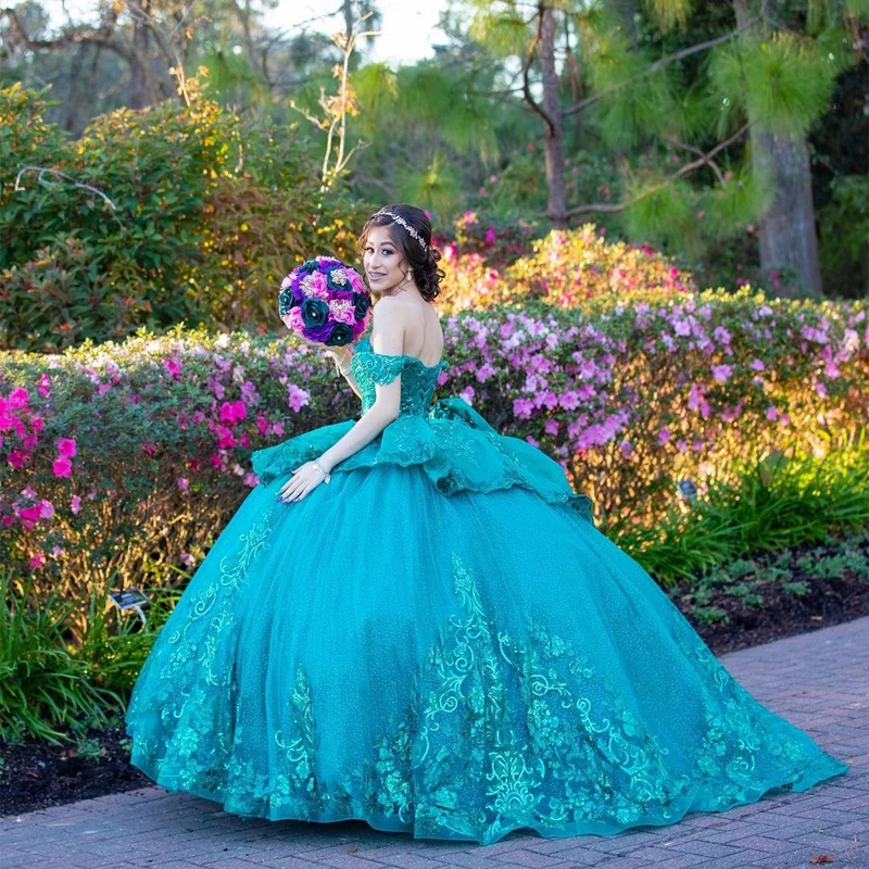 

Luxury Shiny Emerald Green Quinceanera Dresses Vestidos De 15 Anos Off-Shoulder Applique Beading Formal Princess Gown