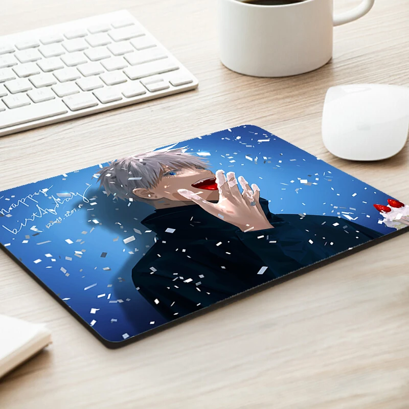 

Маленький коврик для мыши, игровые аксессуары в стиле аниме, коврик для игры в джутитусу, кавайный Настольный ПК, большой компьютерный коври...