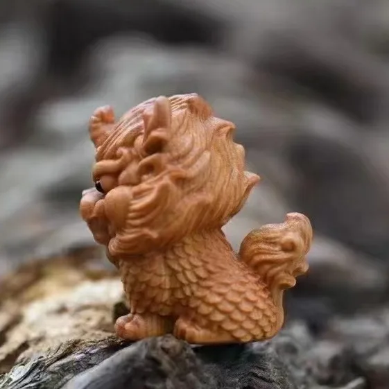 

Деревянная статуэтка Qilin