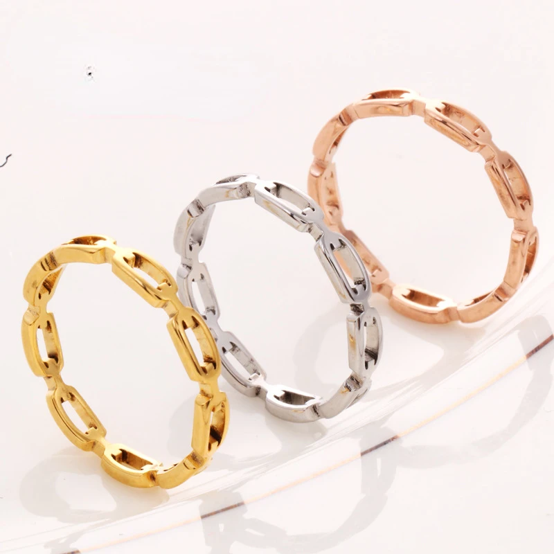 

Rose Gold-Tone Titanium Ring Statement Cutout Rectangle Chain Link Ring